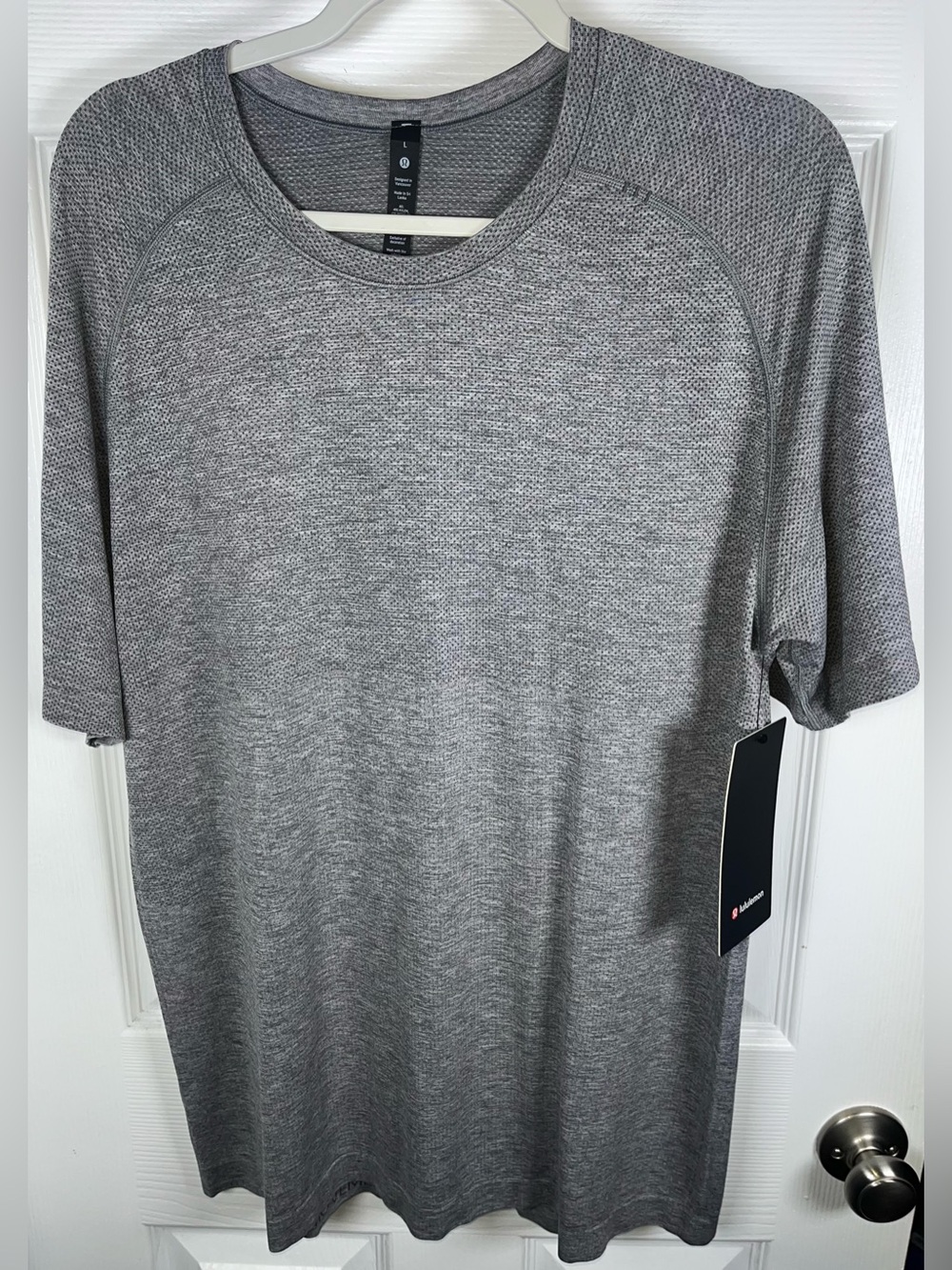 NWT Men’s Large L Lululemon Metal Vent Tech Short Sleeve 2.0 Gray Nylon Blend